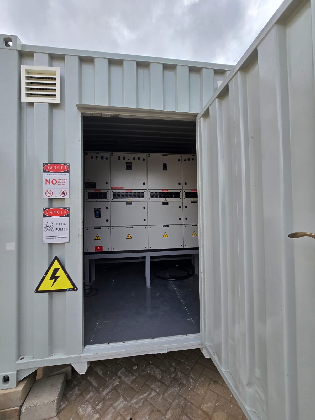 Commercial solar power system